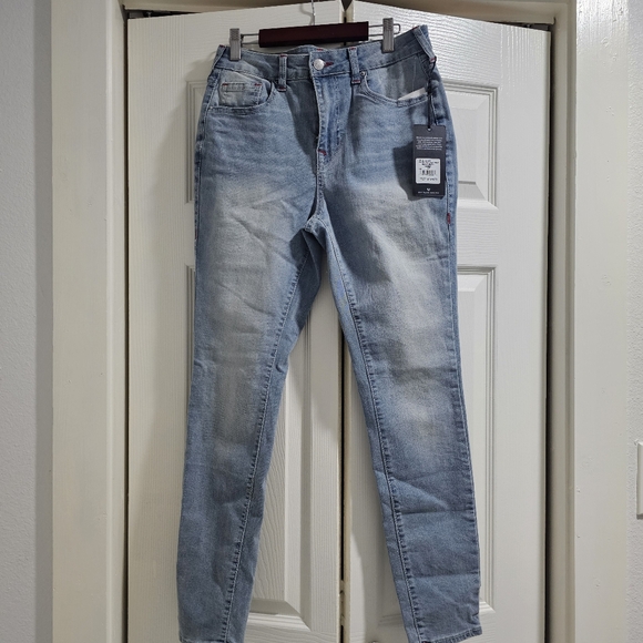 True Religion Halle High Rise Jeans - Picture 4 of 7